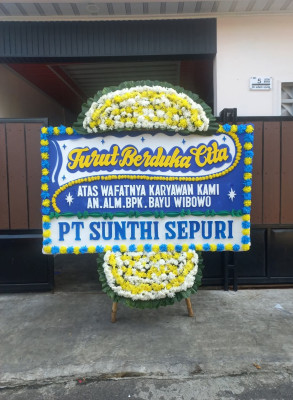 Papan Bunga Duka di Tanah Tumbuh